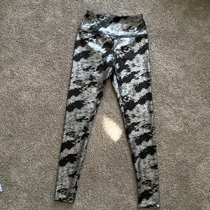 Metallic RUE 21 leggings XS